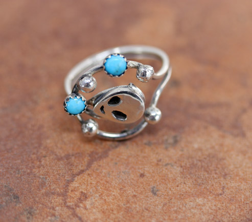 Navajo Silver Turquoise Alien Ring Size 7_10